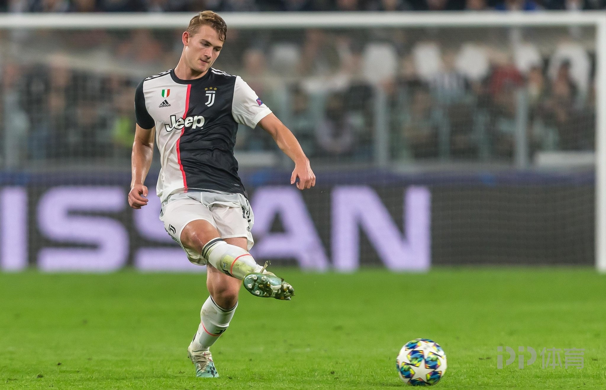 lol最新客户端下载-今晨欧篮联传出新动向；尤文图斯防线松动；管理层表态——压力陡增；年轻球员得到机会的简单介绍