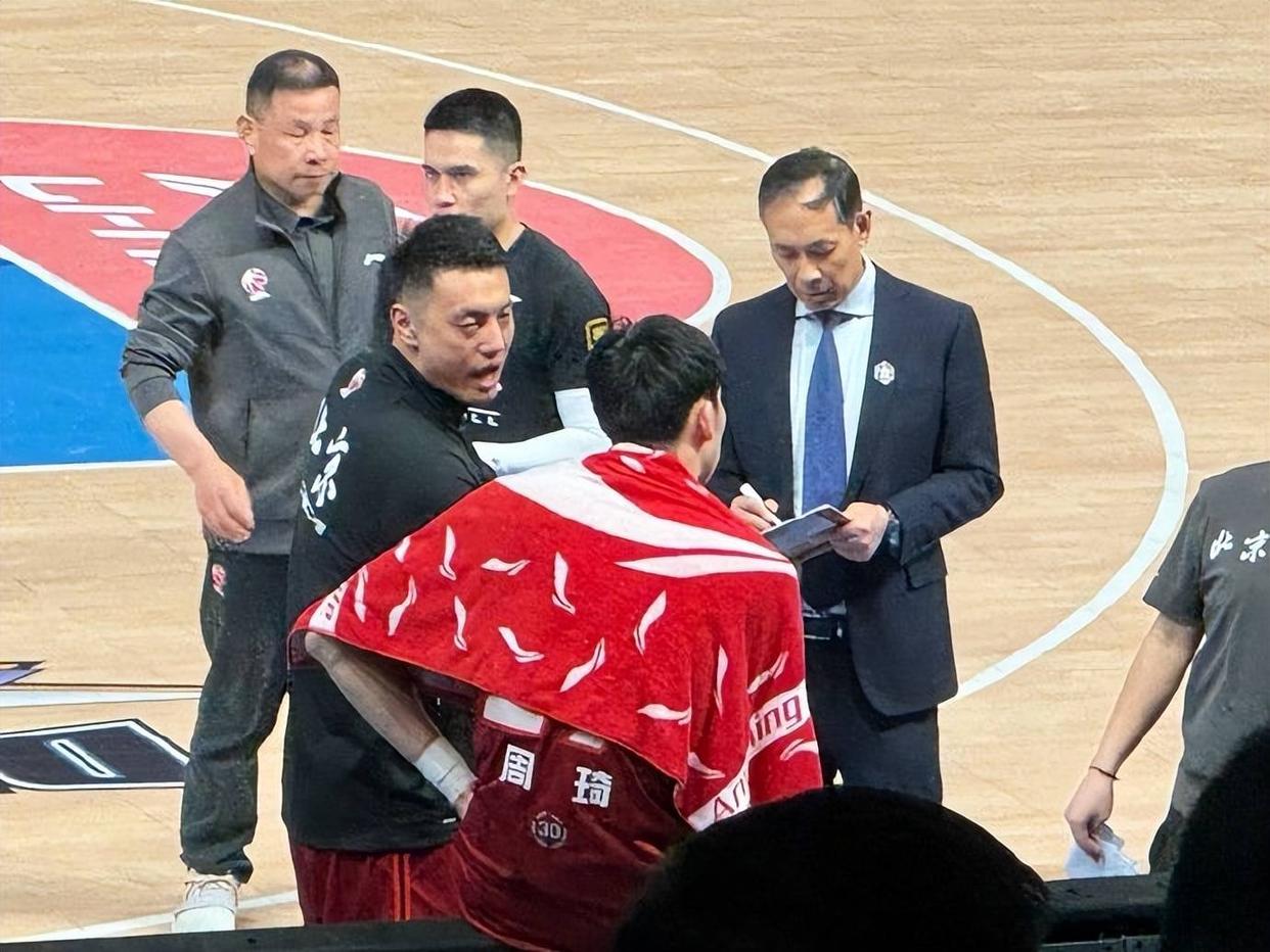 lol体验服下-关于浙江稠州迎CBA季后赛关键赛，关键时刻再遭质疑，质疑声仍在，团队化学反应显著的信息